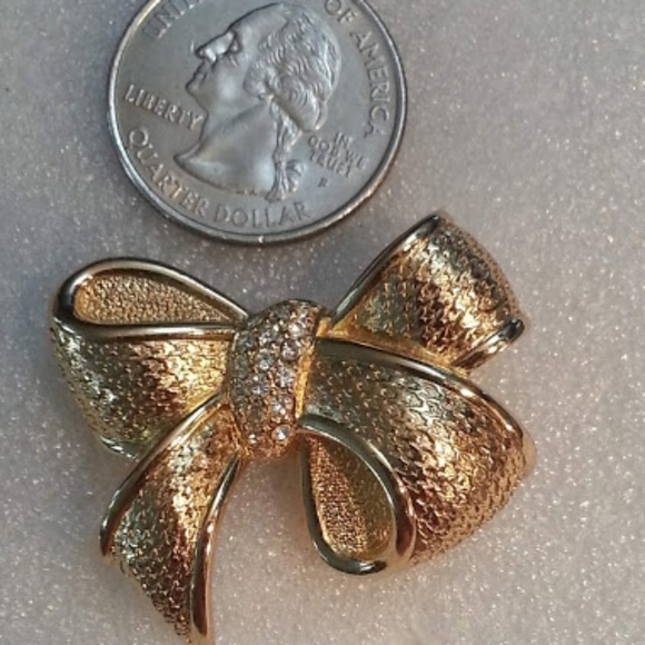 Dior rhinestone bow brooch 18kt plated gold Vintage Host Pick - Picture 4 of 4